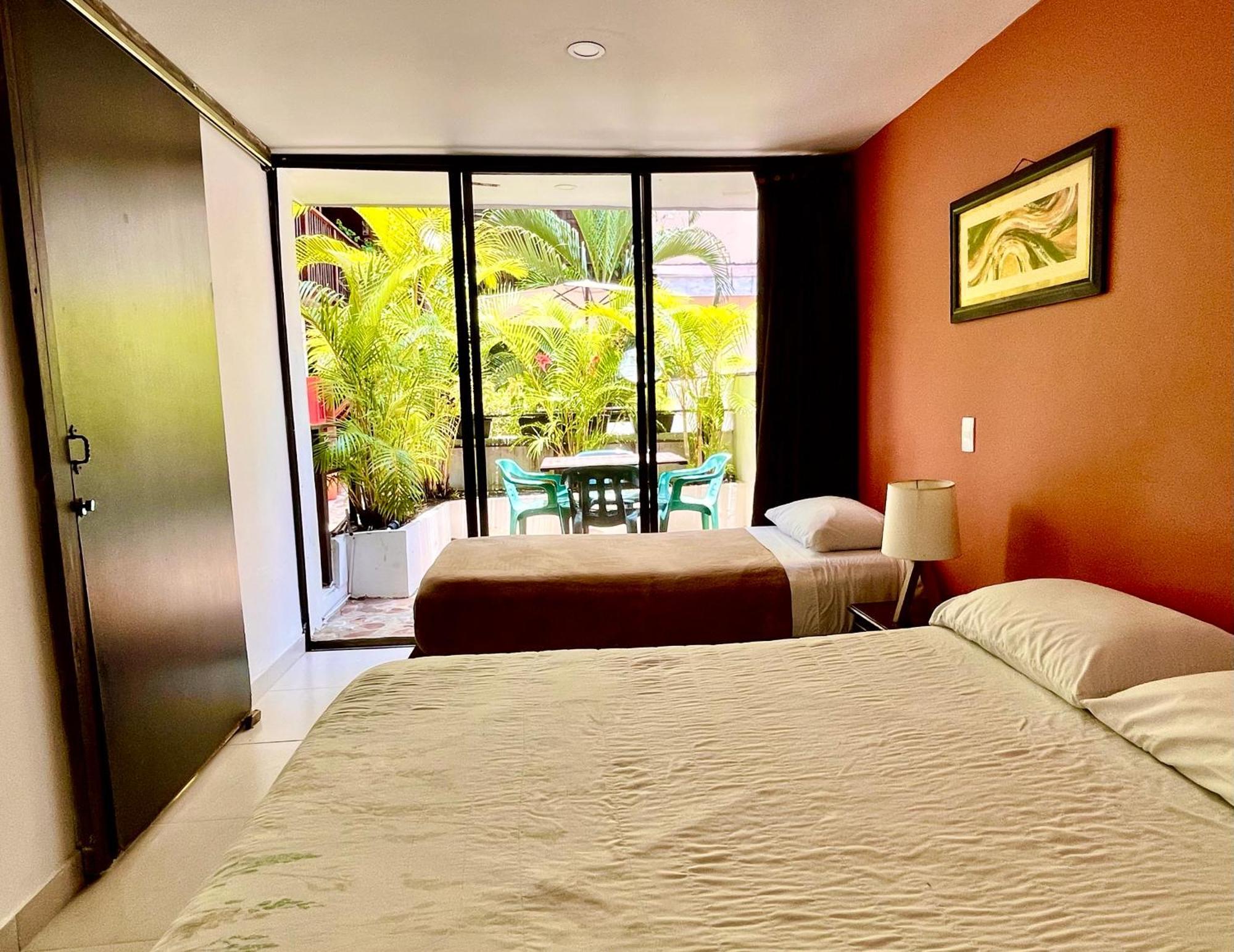 Casa Kiwi Hostel Medellin Bagian luar foto