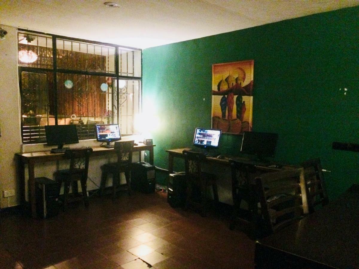 Casa Kiwi Hostel Medellin Bagian luar foto